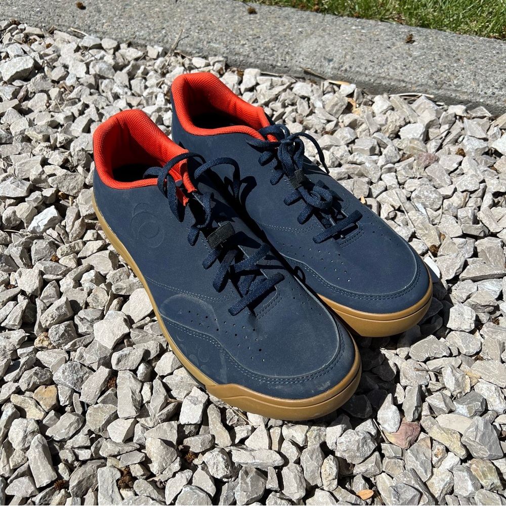Pearl Izumi X-Alp flow cycling shoes. EUR size 48. Blue.
